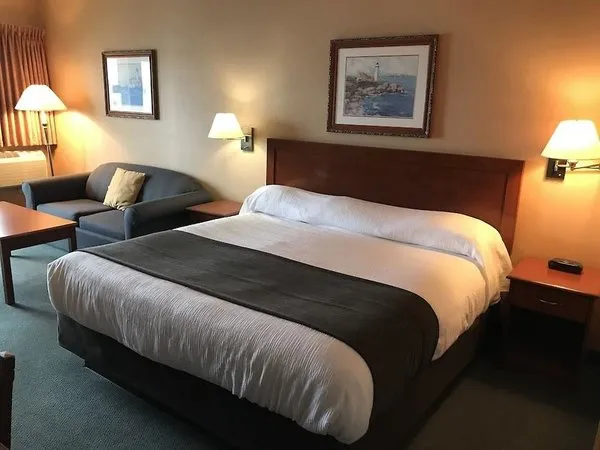 Beach Gardens Resort And Marina