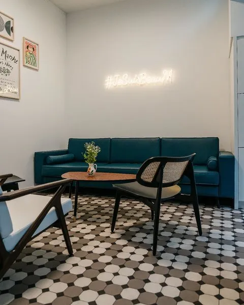Beau M Paris Hostel