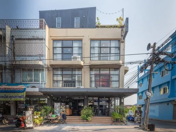 Beige Poshtels Hostel
