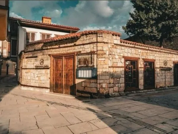 Belmondo Suites