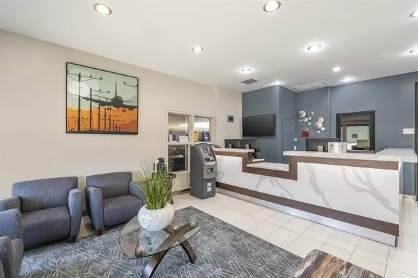 Best Western Airport Plaza Inn