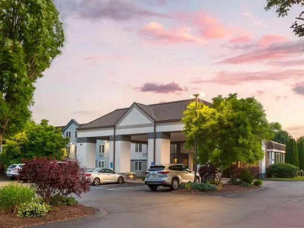 Best Western Hartford Hotel & Suites
