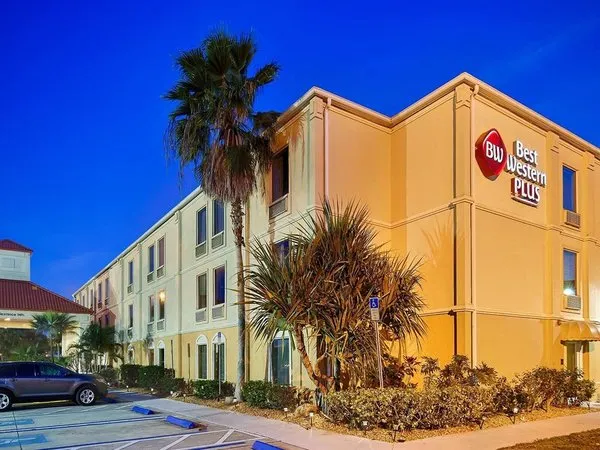 Best Western Plus Bradenton Hotel & Suites