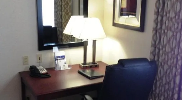 Best Western Plus Burlington Inn & Suites