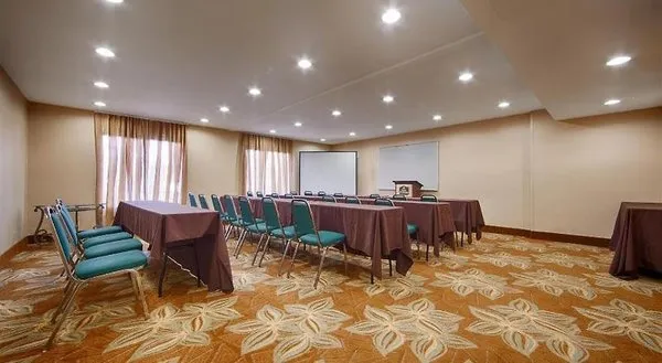 Best Western Plus Executive Hotel