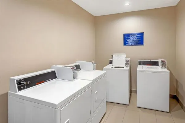 Best Western Plus Hinton Inn & Suites