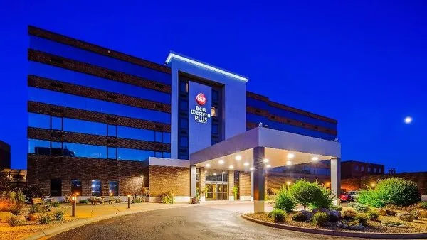 Best Western Plus Kelly Inn - St. Cloud Hotel