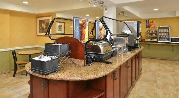 Best Western Plus Raffles Inn & Suites