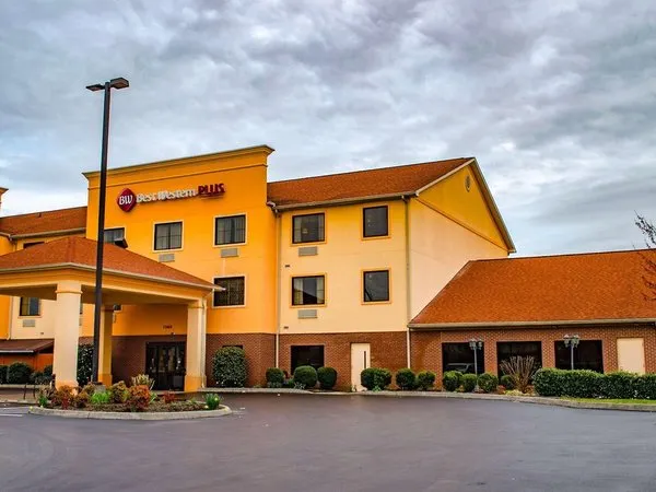 Best Western Plus Strawberry Inn & Suites