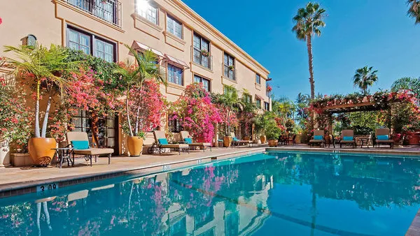 Best Western Plus Sunset Plaza