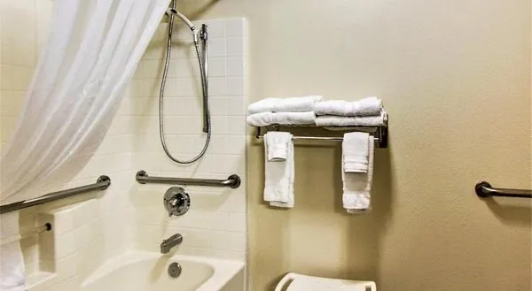 Best Western Plus Vancouver Mall Dr. Hotel & Suites