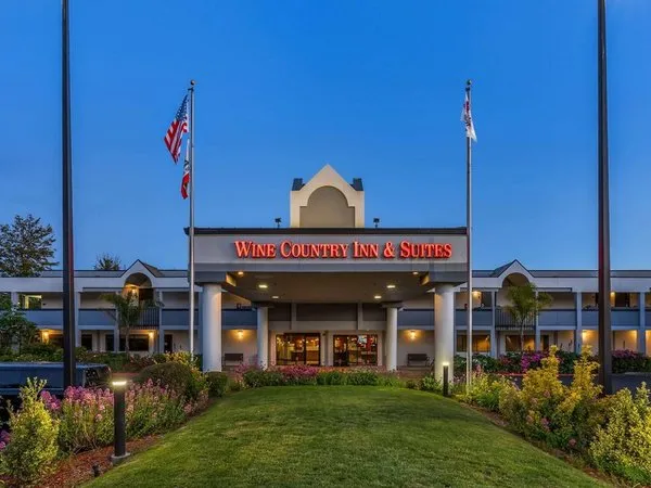 Best Western Plus Wine Country Inn & Suites