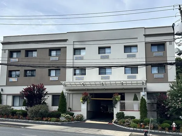 Best Western Roslyn-Long Island Hotel