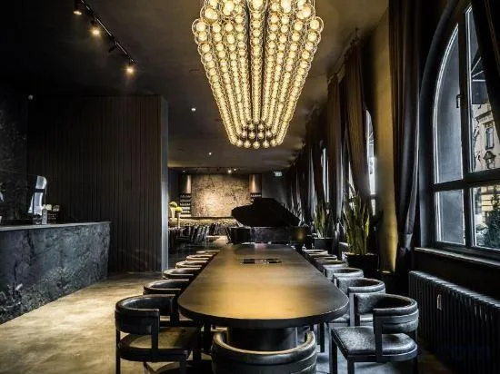 Black Hotels