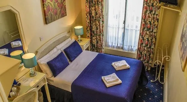 Blades Hotel