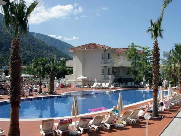 Blue Lagoon Delux Hotel