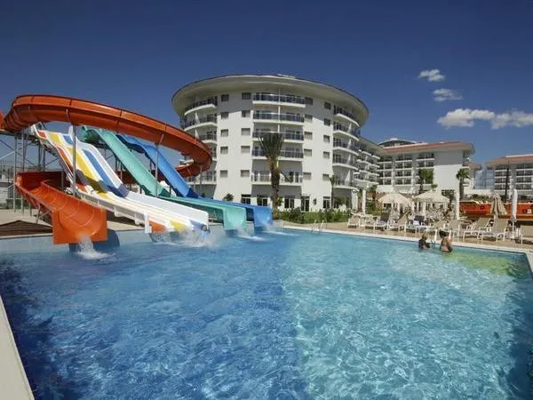Blue Wave Suite Hotel