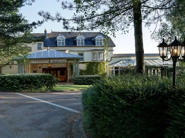 Blunsdon House Hotel