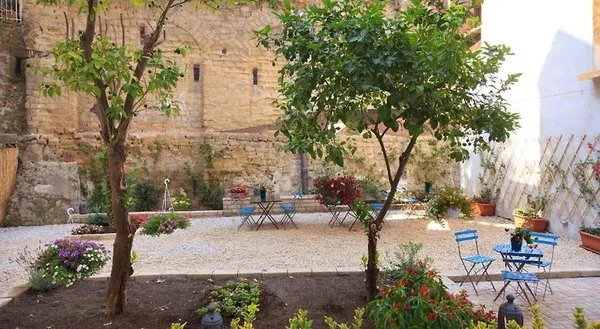 Borgo Vergini Garden B&B