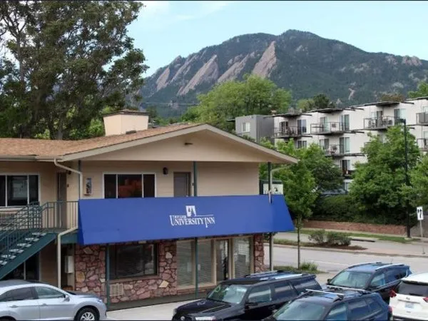 Boulder University Inn