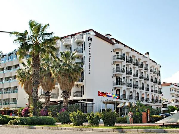 Boulevard Hotel
