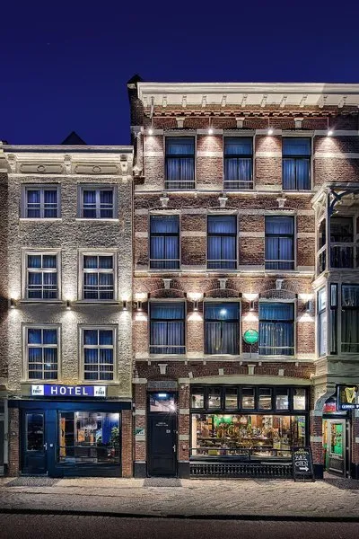 Boutique Hotel First City