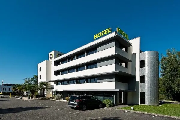 B&B Hôtel Pau Zénith