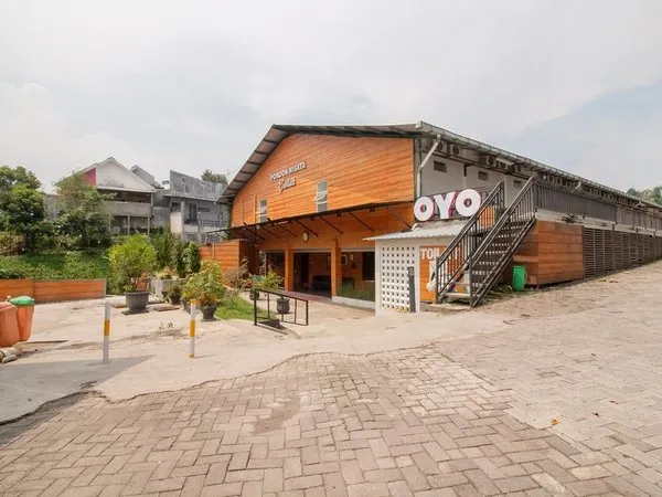 Bwalk Hotel by OYO Rooms