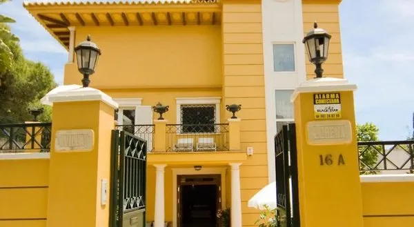 BYPILLOW Villa Lorena
