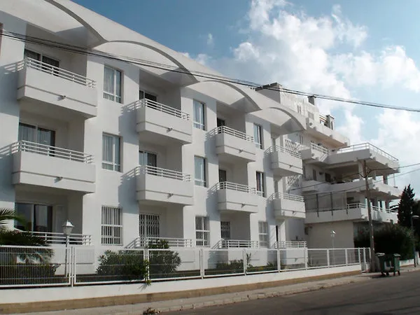 Cabot Hobby Club Apartments