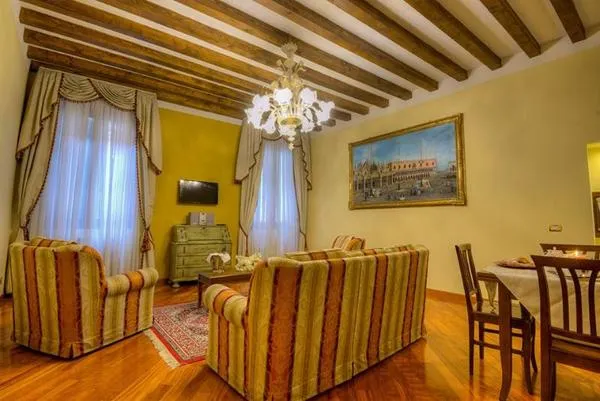 Ca'Dell' Arte Suite