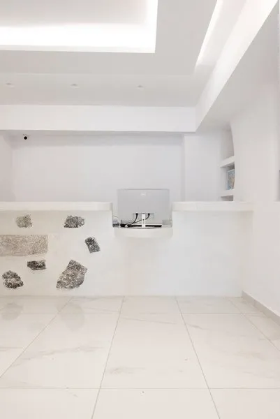 Caldera Cliff Illusion Suites