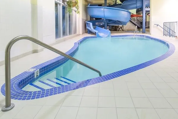 Canmore Inn & Suites