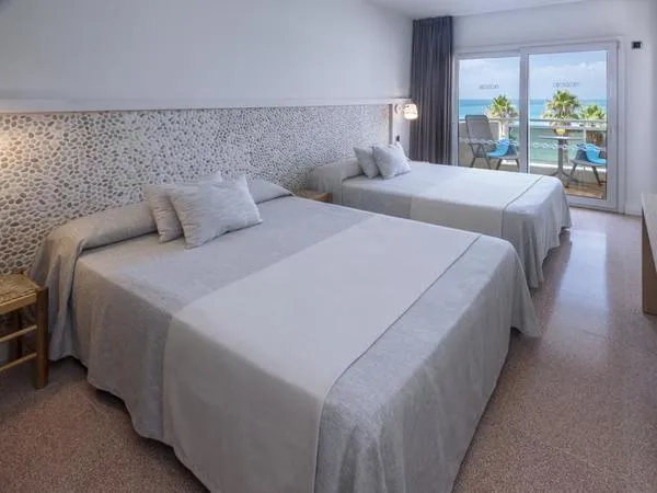 Caprici Beach Hotel & Spa