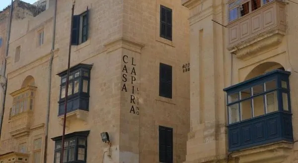 Casa Lapira