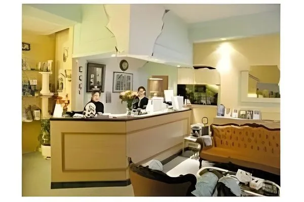 Charlie's Hotel