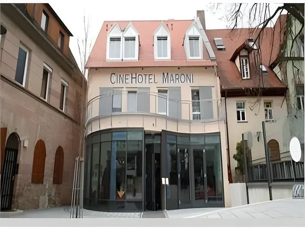 CineHotel Maroni
