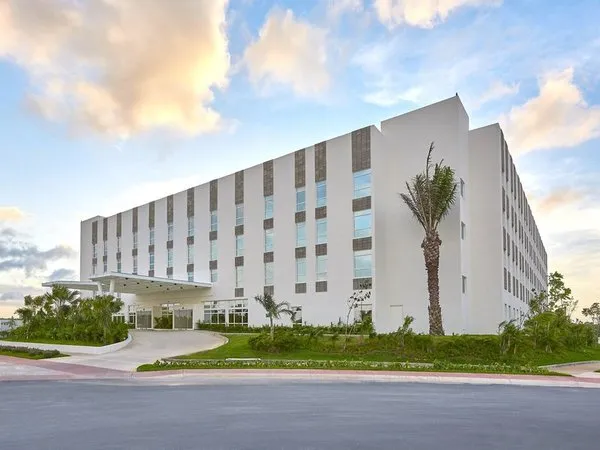 City Express Plus by Marriott Cancún Aeropuerto Riviera