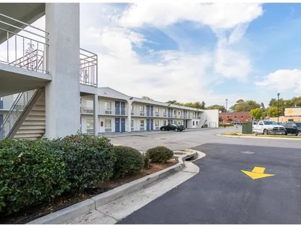 Clarion Pointe