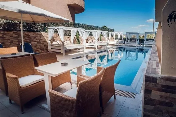 Cloud 9 Hotel