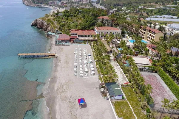 Club Tropical Beach Hotel