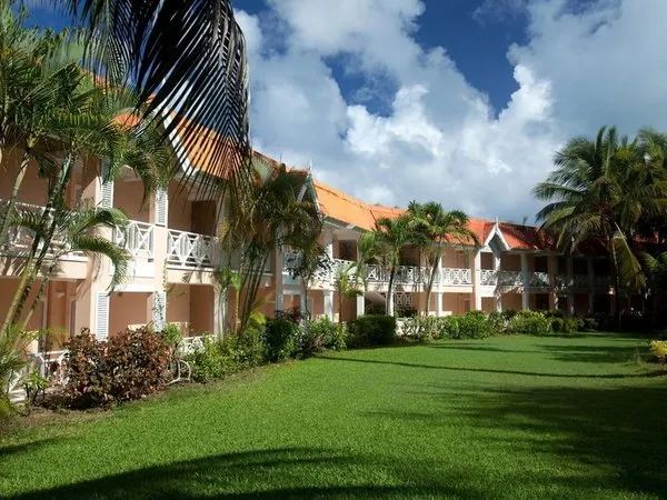 Coco Reef Resort & Spa