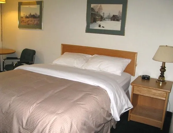 Colonial Inn