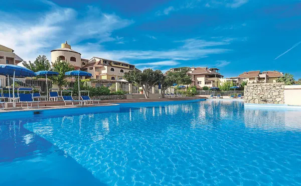 Colonna Beach Hotel & Apartments