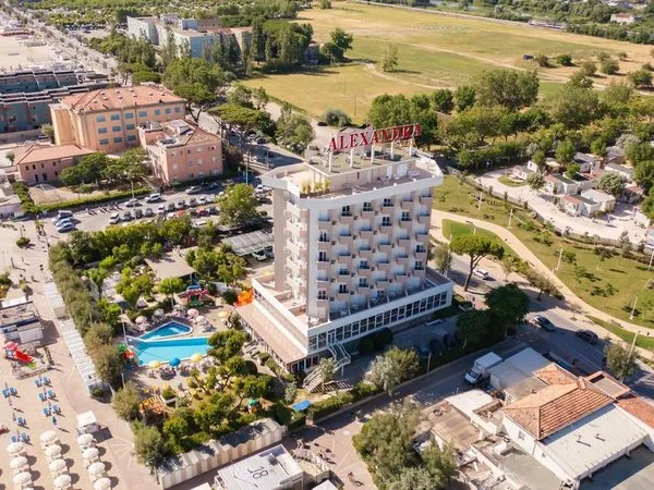 Color Alexandra Plaza Family Hotel