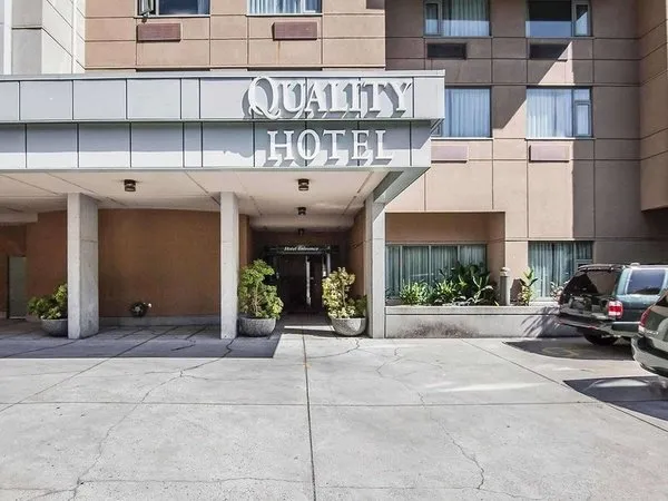 Comfort Hotel Vancouver Airport