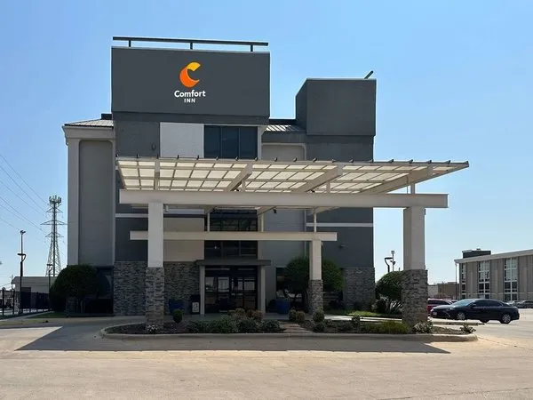 Comfort Inn Dallas North Love Field Airport