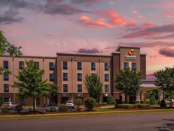 Comfort Inn & Suites At CrossPlex Village