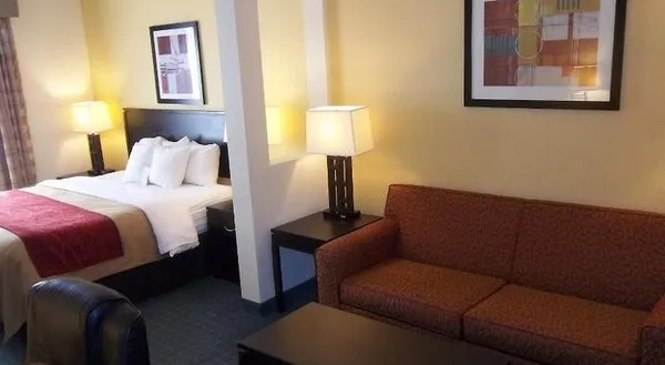 Comfort Inn & Suites Northeast - Gateway