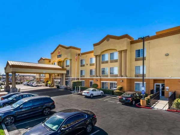 Comfort Inn & Suites Sacramento - University Area